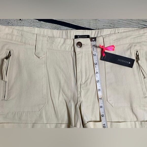 🆕🔮 I LOVE RONSON | Off White Shorts Size 10 - Picture 5 of 6